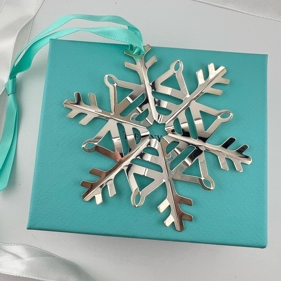 RARE Tiffany & Co. Sterling Silver Snowflake Holiday Tree Ornament - Picture 3 of 7